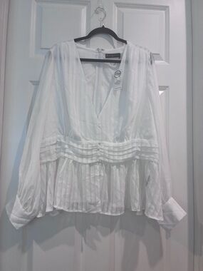 Fashion to Figure White Pleated V-Neck Peplum Blouse